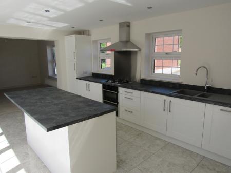 4 bedroom Detached house to let in Ticklepenny Drive, Eastfield Road, Louth, LN11
