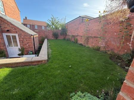 4 bedroom Detached house to let in Ticklepenny Drive, Eastfield Road, Louth, LN11