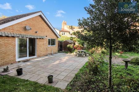 2 bedroom Detached bungalow for sale in Monks Dyke Road, Louth, LN11