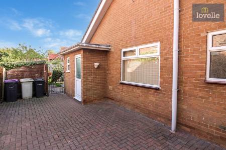 2 bedroom Detached bungalow for sale in Monks Dyke Road, Louth, LN11