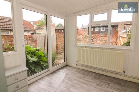 2 bedroom Terraced House for sale in Eastfield Road, Louth, LN11