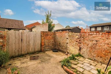 2 bedroom Terraced House for sale in Eastfield Road, Louth, LN11