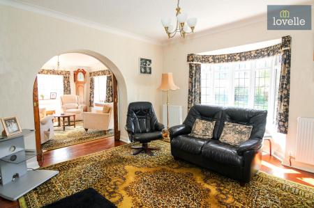 3 bedroom Detached bungalow for sale in Main Road, Saltfleet, LN11
