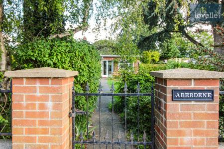 3 bedroom Detached bungalow for sale in Main Road, Saltfleet, LN11