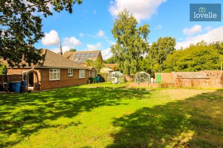 3 bedroom Detached bungalow for sale in Main Road, Saltfleet, LN11