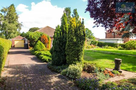 3 bedroom Detached bungalow for sale in Main Road, Saltfleet, LN11
