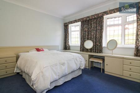 3 bedroom Detached bungalow for sale in Main Road, Saltfleet, LN11
