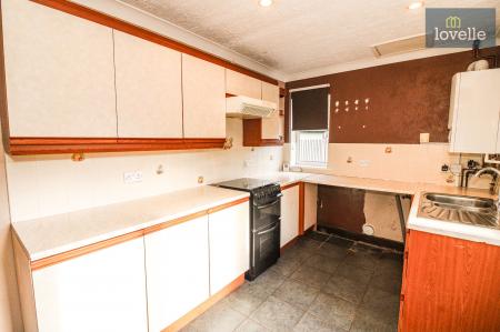 3 bedroom Semi-detached house for sale in Holmes Close, Louth, LN11