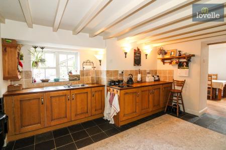 4 bedroom House for sale in Main Road, Saltfleetby, LN11