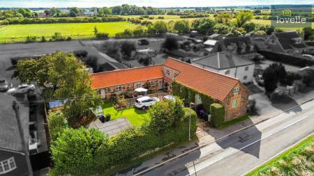 4 bedroom House for sale in Main Road, Saltfleetby, LN11