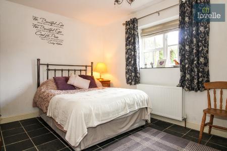 4 bedroom House for sale in Main Road, Saltfleetby, LN11