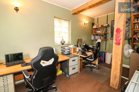 4 bedroom House for sale in Main Road, Saltfleetby, LN11