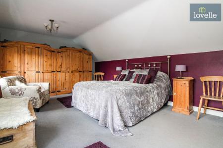 4 bedroom House for sale in Main Road, Saltfleetby, LN11