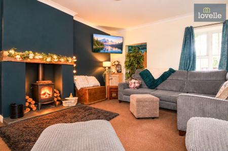 4 bedroom House for sale in Main Road, Saltfleetby, LN11