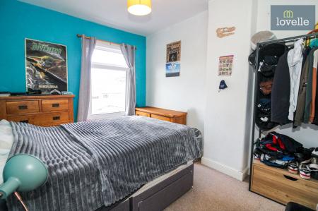 3 bedroom Semi-detached house for sale in Keddington Road, Louth, LN11