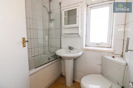 4 bedroom House for sale in Wallis Road, Louth, LN11