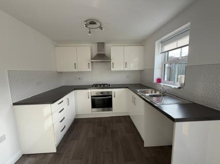 3 bedroom Semi-detached house to let in Hazel Walk ,, Alford, LN13