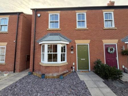 3 bedroom Semi-detached house to let in Hazel Walk ,, Alford, LN13