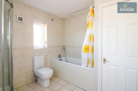4 bedroom Detached house for sale in Woolpack Meadows, North Somercotes, LN11