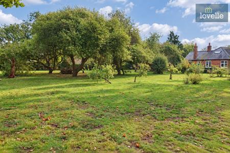 2 bedroom Detached bungalow for sale in Authorpe, Louth, LN11