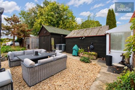 2 bedroom Detached bungalow for sale in Authorpe, Louth, LN11
