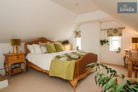 2 bedroom Detached bungalow for sale in Authorpe, Louth, LN11