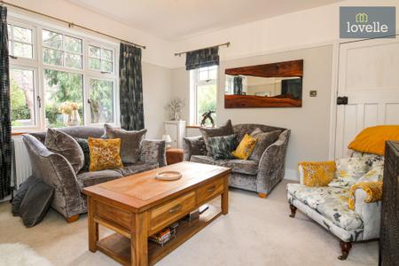 2 bedroom Detached bungalow for sale in Authorpe, Louth, LN11