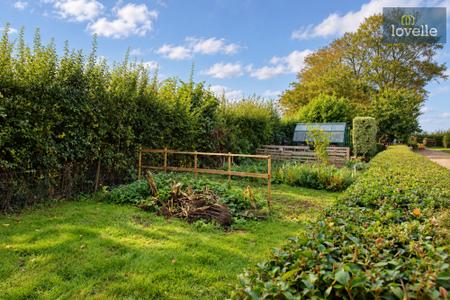 2 bedroom Detached bungalow for sale in Authorpe, Louth, LN11