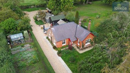 2 bedroom Detached bungalow for sale in Authorpe, Louth, LN11