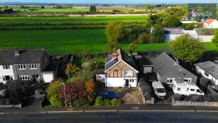 4 bedroom Detached house for sale in Jubilee Road, North Somercotes, LN11