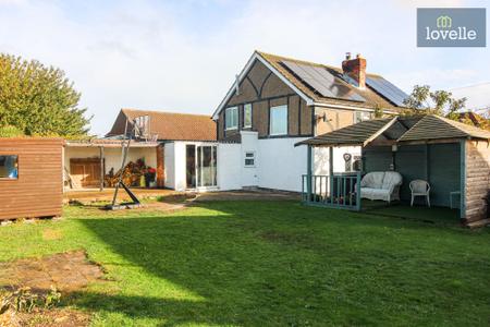 4 bedroom Detached house for sale in Jubilee Road, North Somercotes, LN11