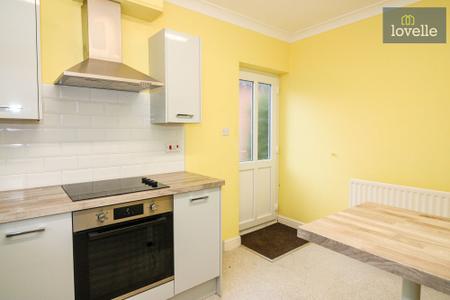 2 bedroom Semi-detached bungalow for sale in Vampire Road, Manby, LN11