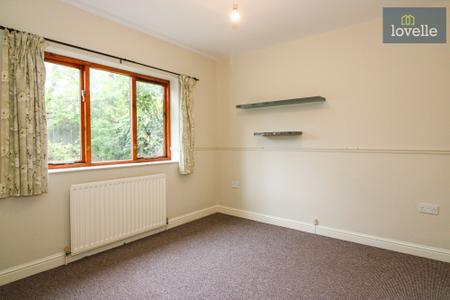 2 bedroom Semi-detached bungalow for sale in Vampire Road, Manby, LN11