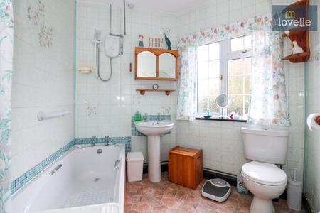 3 bedroom Detached bungalow for sale in Main Road, South Reston, LN11