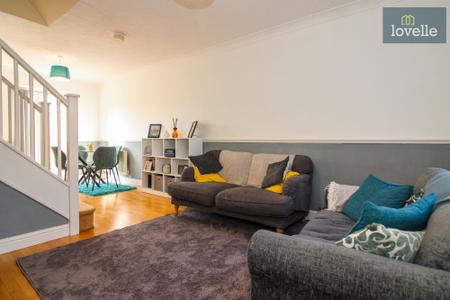 3 bedroom Semi-detached house for sale in Bradley Close, Louth, LN11