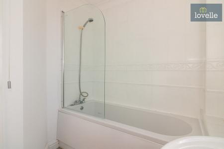 3 bedroom Semi-detached house for sale in Bradley Close, Louth, LN11