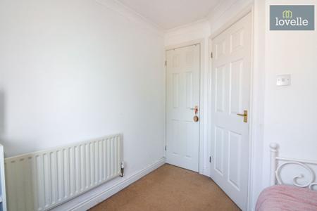 3 bedroom Semi-detached house for sale in Bradley Close, Louth, LN11