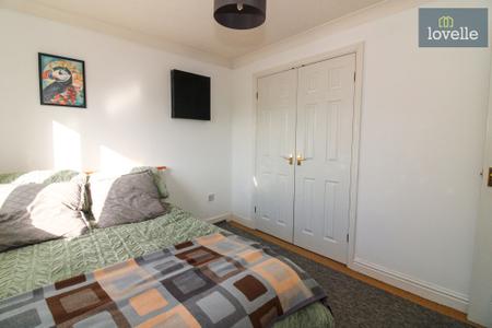 3 bedroom Semi-detached house for sale in Bradley Close, Louth, LN11