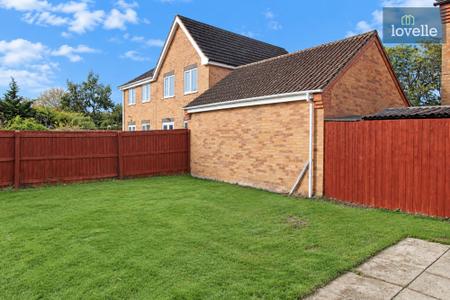 3 bedroom Semi-detached house for sale in Bradley Close, Louth, LN11
