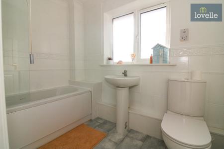 3 bedroom Semi-detached house for sale in Bradley Close, Louth, LN11