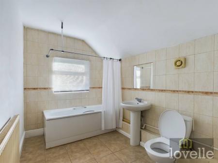4 bedroom Terraced House for sale in Alford Road, Sutton on Sea, LN12