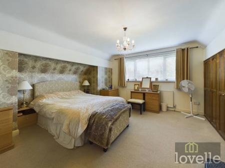 4 bedroom Detached house for sale in Beesby Road, Maltby le Marsh, LN13