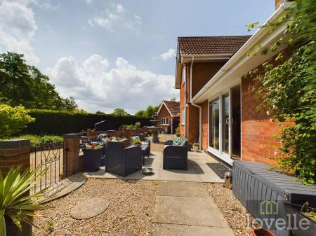 4 bedroom Detached house for sale in Beesby Road, Maltby le Marsh, LN13