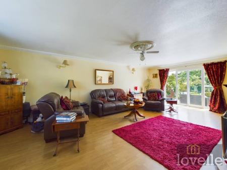 4 bedroom Detached house for sale in Beesby Road, Maltby le Marsh, LN13