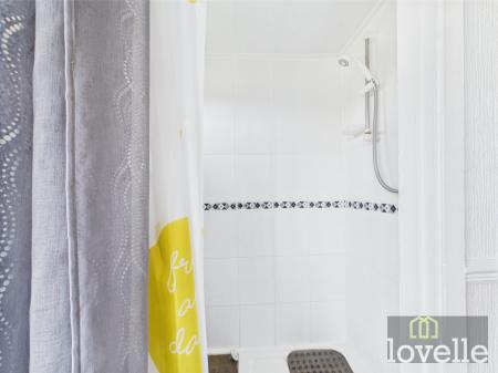 2 bedroom Chalet for sale in Chalet Park, Mablethorpe, LN12