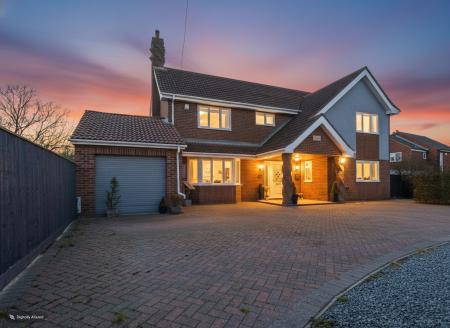 4 bedroom Detached house for sale in Church Lane, Mablethorpe, LN12