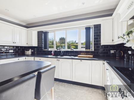 4 bedroom Detached house for sale in Church Lane, Mablethorpe, LN12