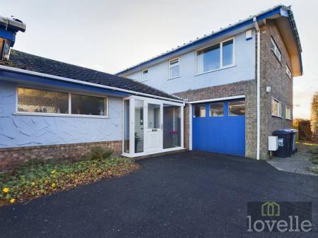 4 bedroom Detached house for sale in Church Lane, Mablethorpe, LN12