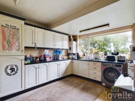 3 bedroom Detached bungalow for sale in Crabtree Lane, Sutton on Sea, LN12