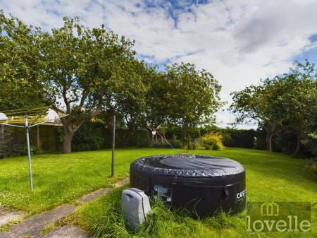3 bedroom Detached bungalow for sale in Crabtree Lane, Sutton on Sea, LN12